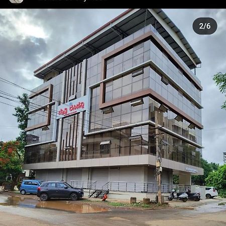 Mythri Residency Hotell Hubli Eksteriør bilde