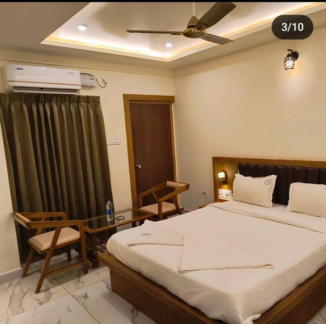 Mythri Residency Hotell Hubli Eksteriør bilde