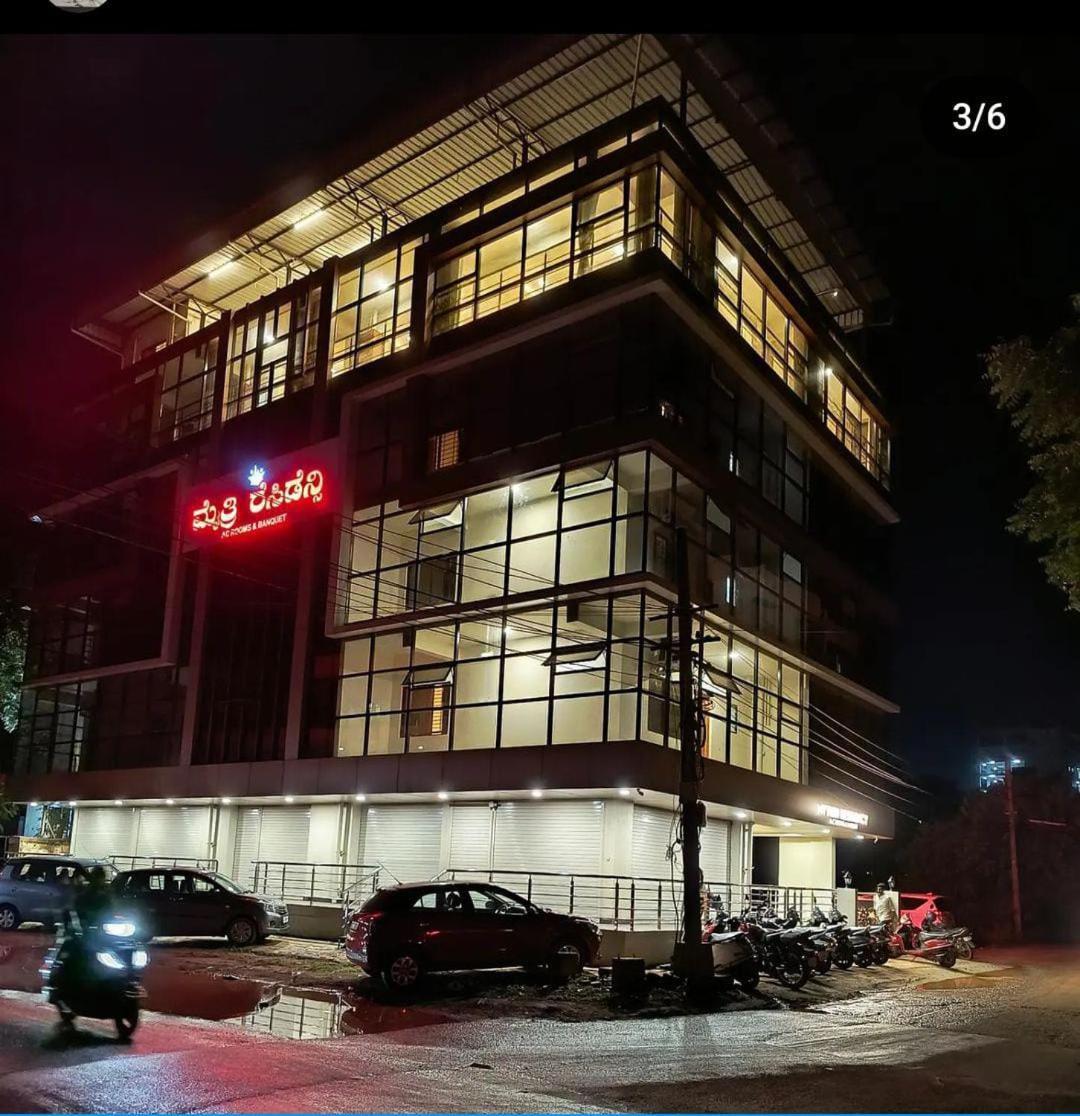 Mythri Residency Hotell Hubli Eksteriør bilde